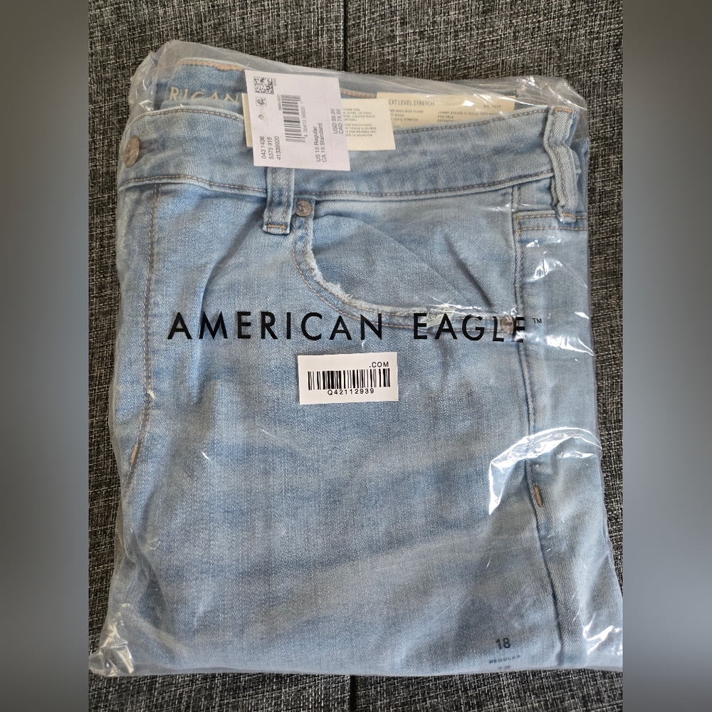 American Eagle Womens Super High Rise Flare Jeans - 18 Regular - Light Wash- NWT